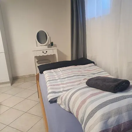 Апартаменты Gemuetlich Ruhig Und Zentral Durch Bahnhof *